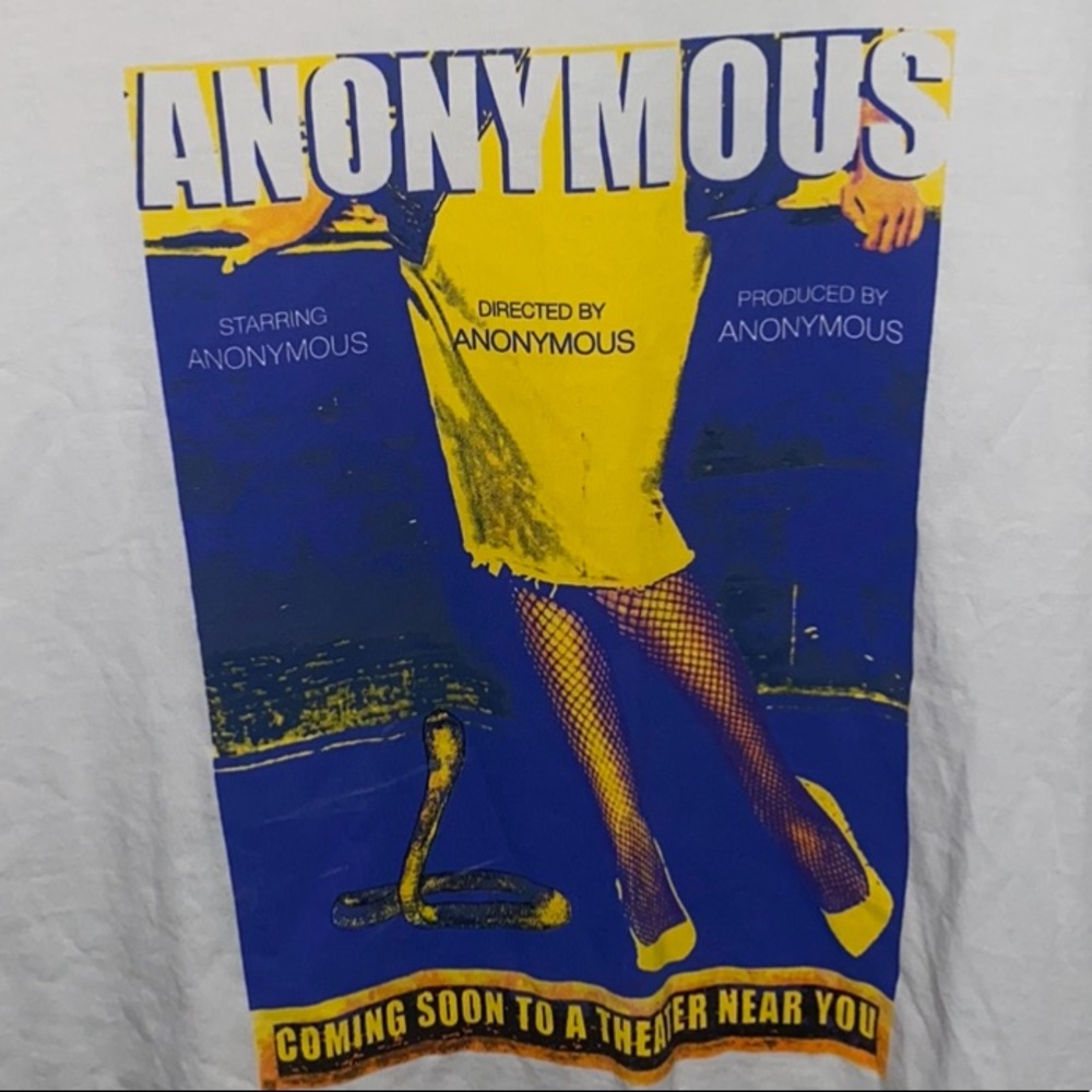 White guess graphic tee